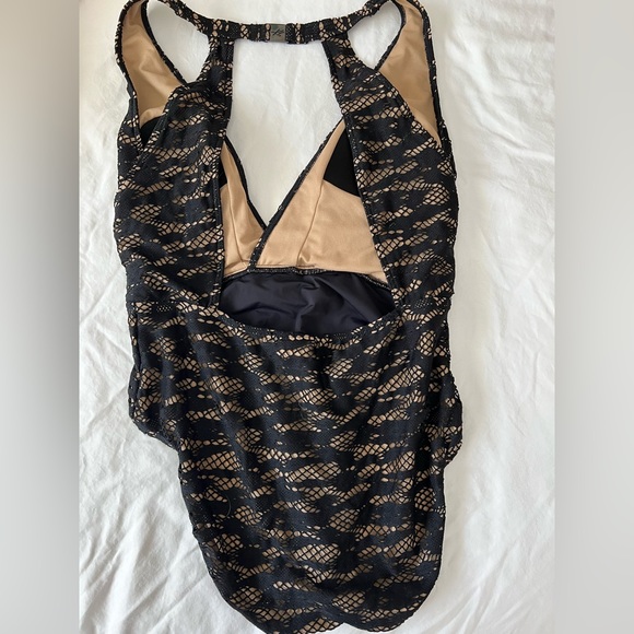 Kenneth Cole Lace One Piece - Picture 5 of 6